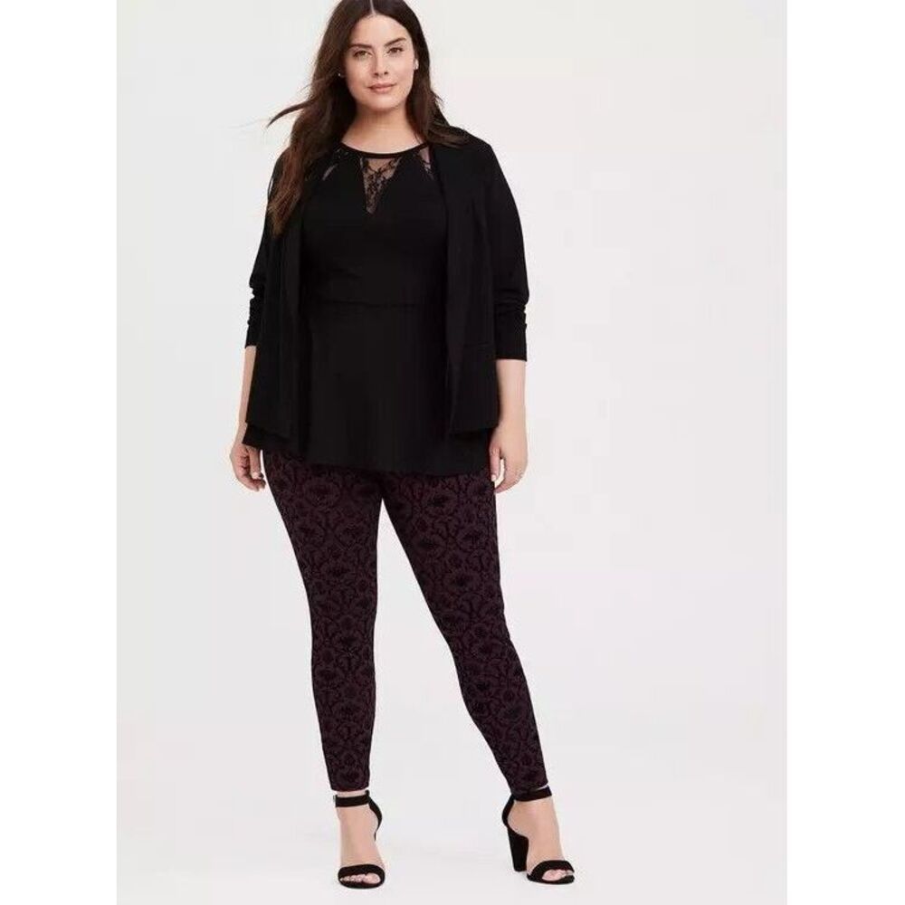 Torrid Top Womens 00 Black Lace Keyhole Peplum Babydoll Minimalist Classic Basic